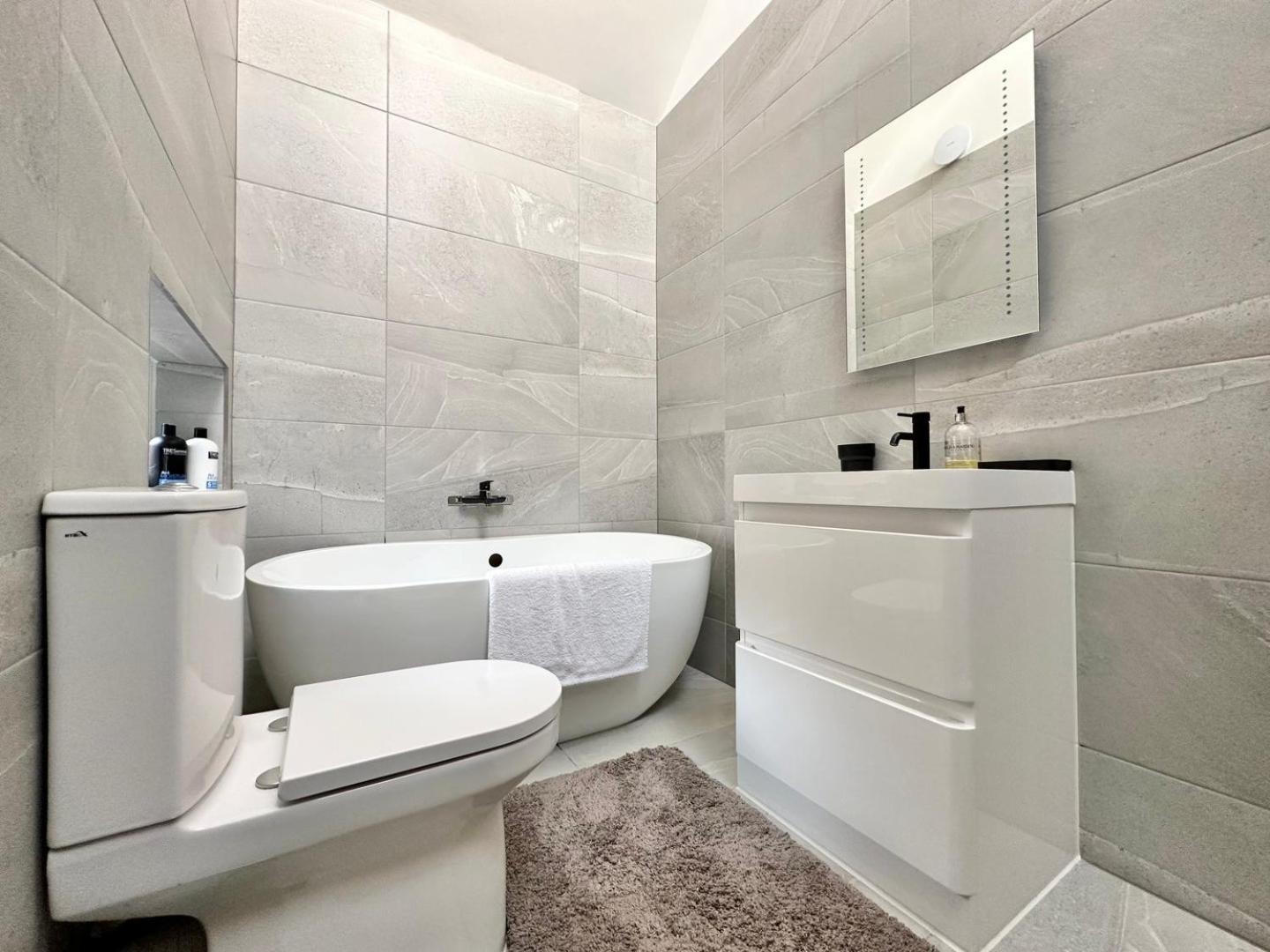Luxury Duplex City Centre Apartment ليدز المظهر الخارجي الصورة