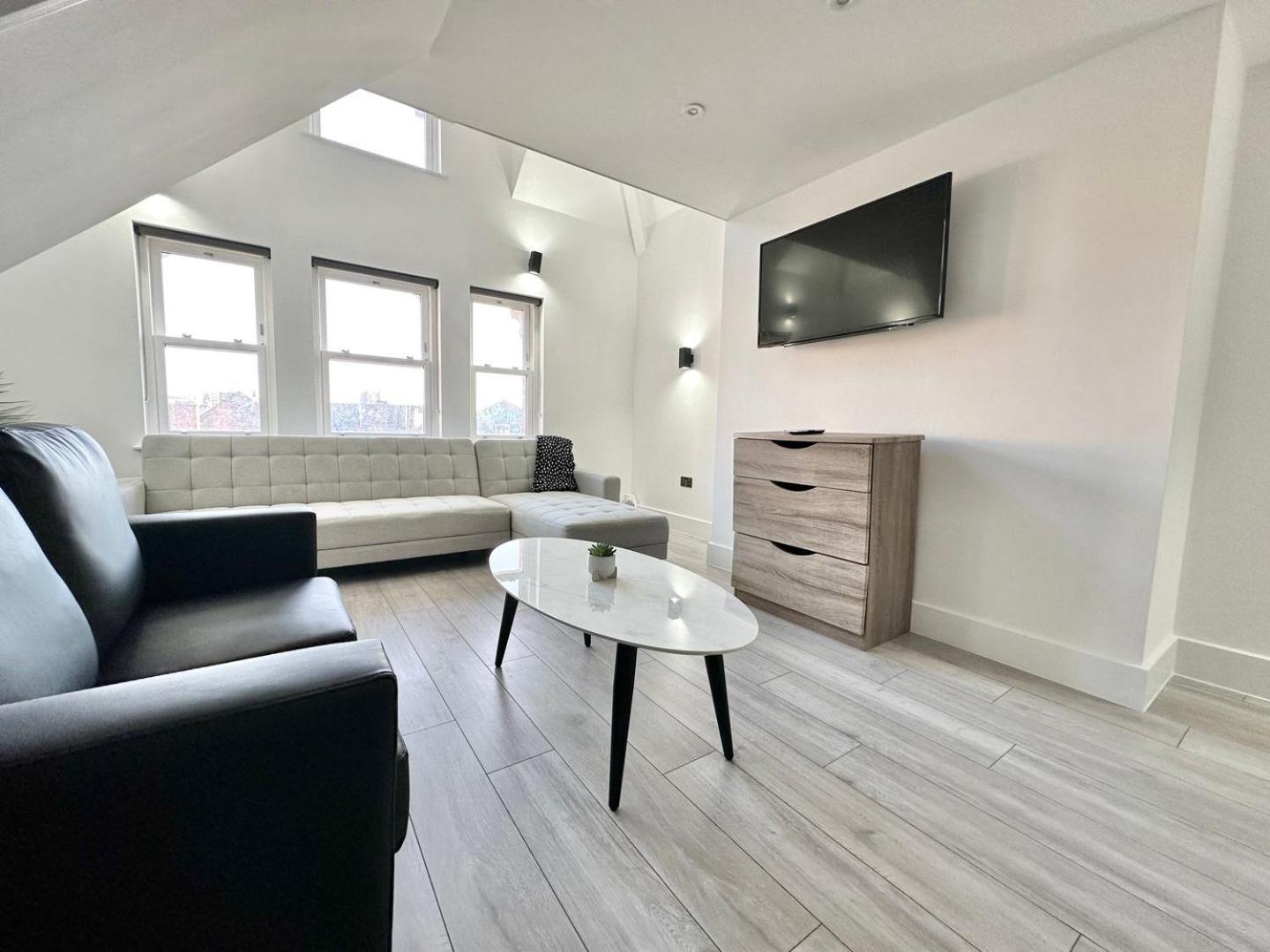 Luxury Duplex City Centre Apartment ليدز المظهر الخارجي الصورة