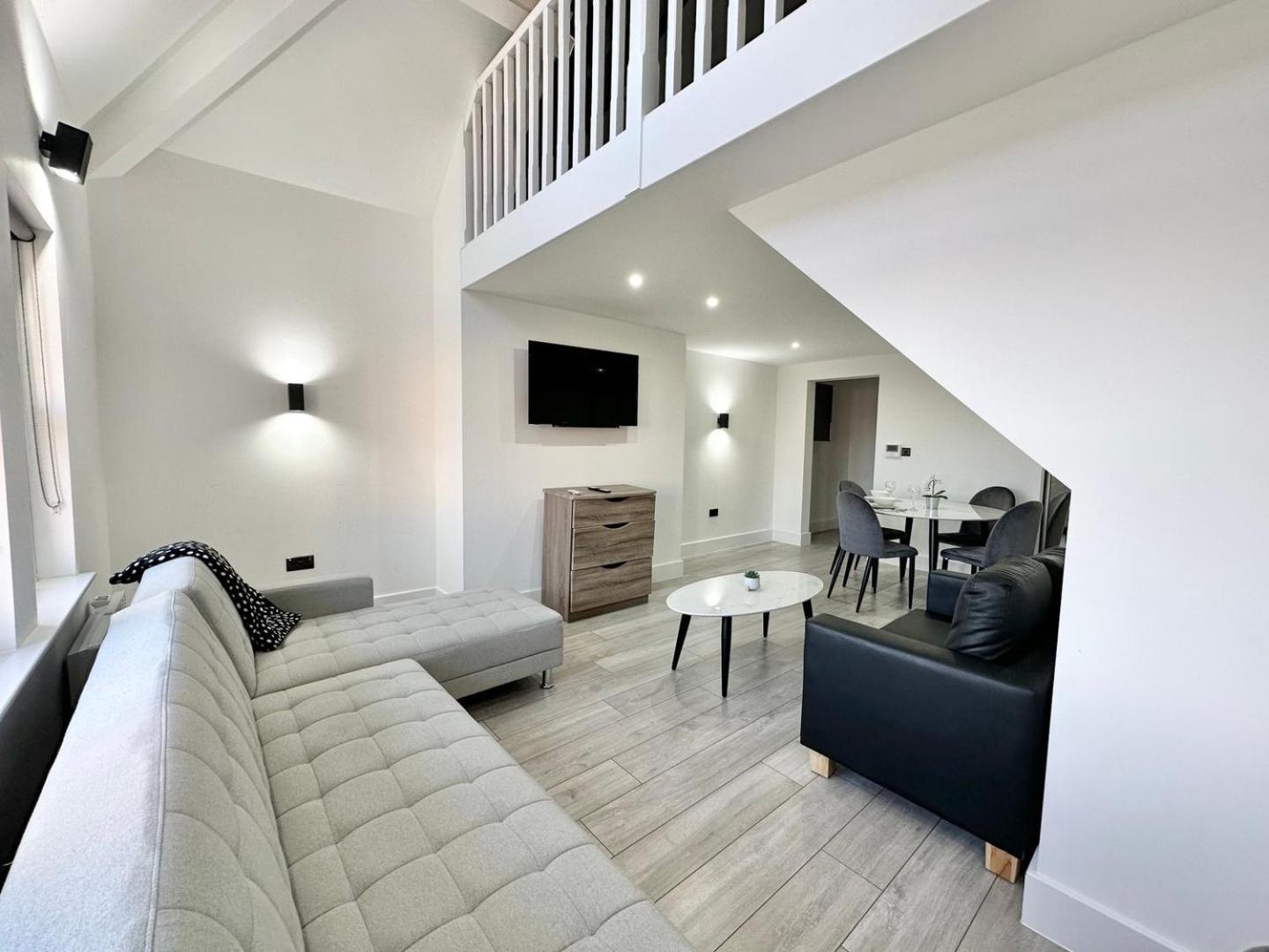 Luxury Duplex City Centre Apartment ليدز المظهر الخارجي الصورة