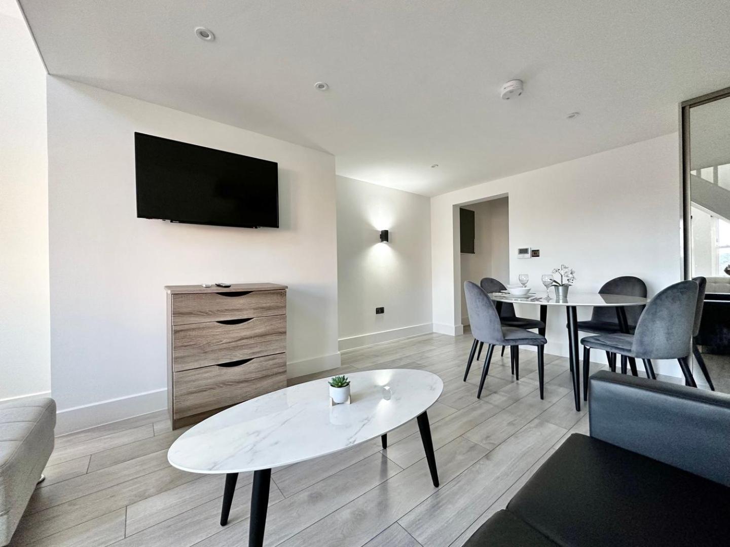 Luxury Duplex City Centre Apartment ليدز المظهر الخارجي الصورة